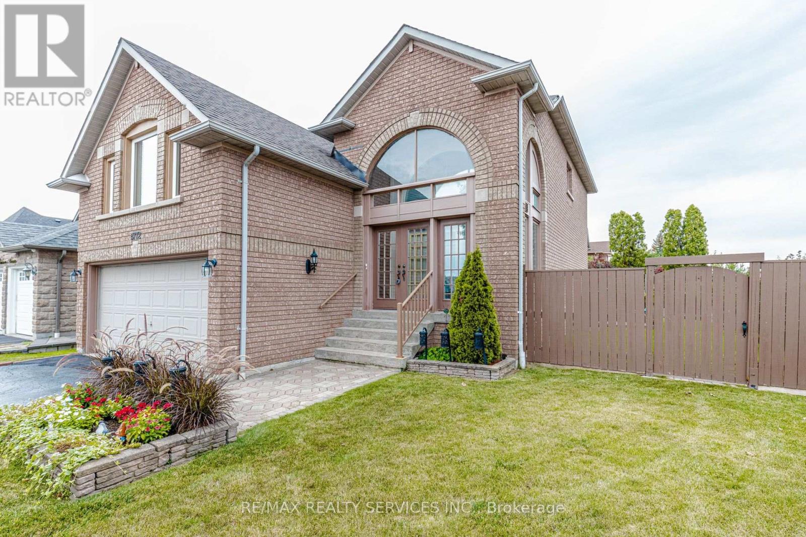 5772 Whitehorn Avenue, Mississauga, Ontario  L5V 1W1 - Photo 5 - W13793966