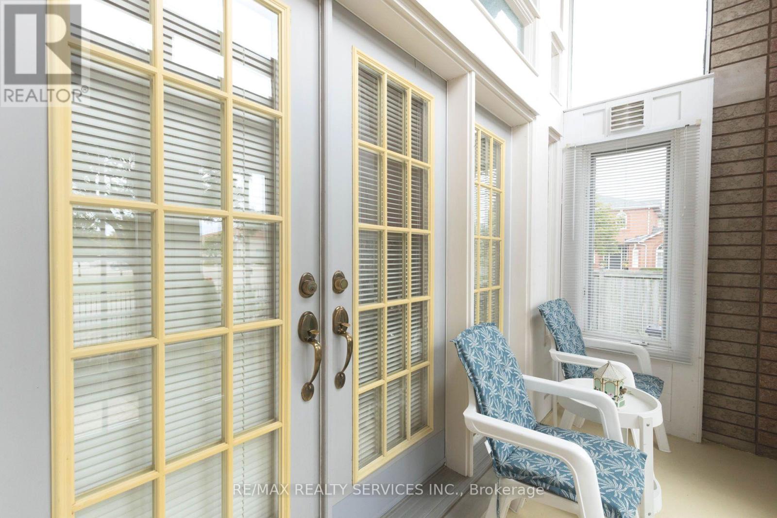 5772 Whitehorn Avenue, Mississauga, Ontario  L5V 1W1 - Photo 8 - W13793966
