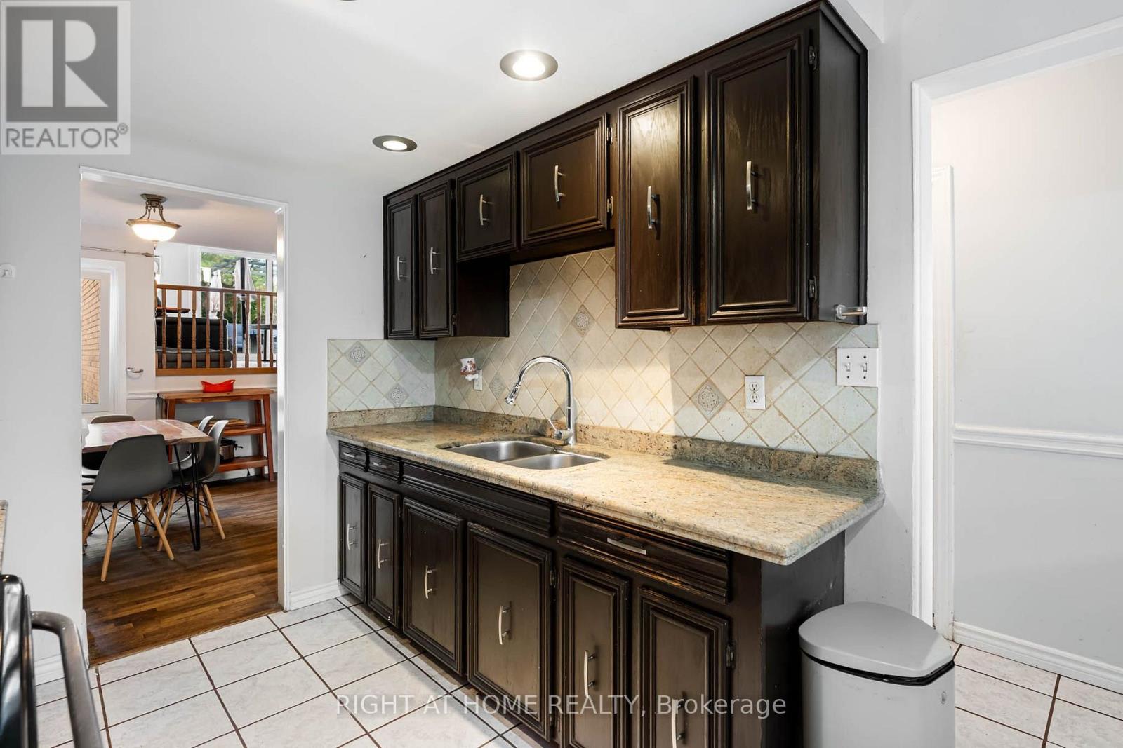 136 Elderwood Place, Brampton, Ontario  L6V 3N3 - Photo 11 - W13793976