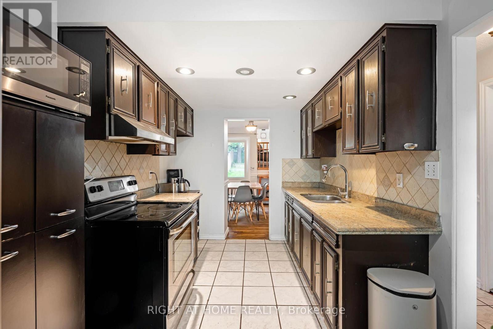 136 Elderwood Place, Brampton, Ontario  L6V 3N3 - Photo 12 - W13793976