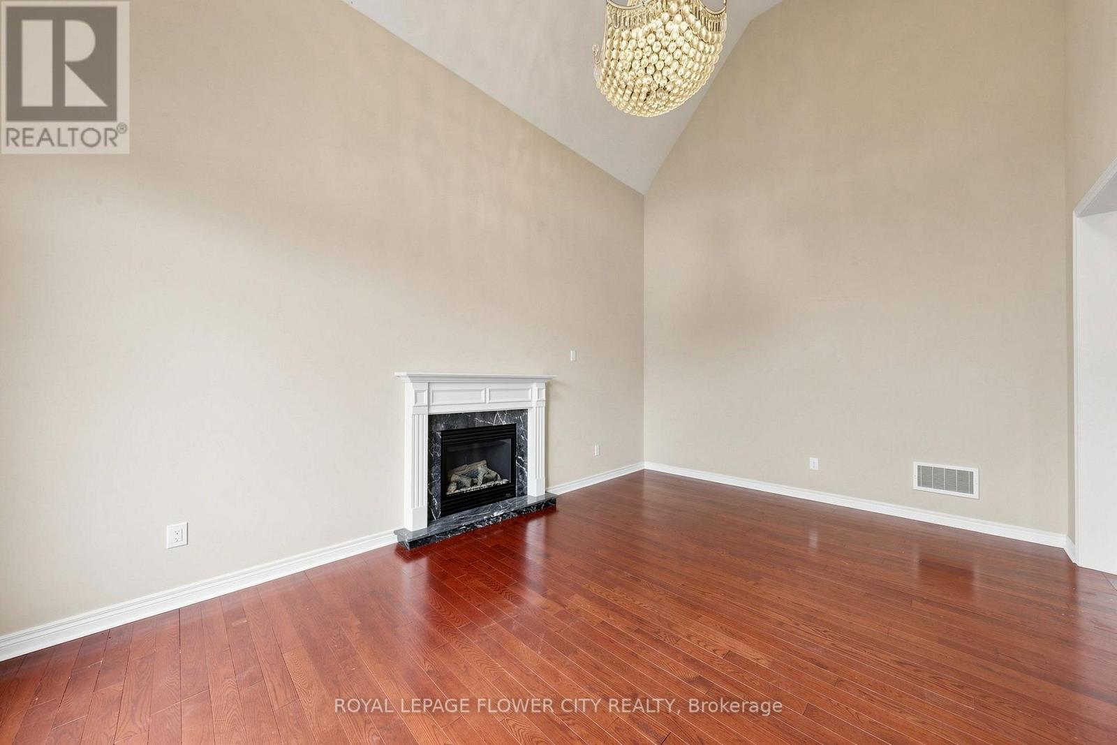 5 Decorso Drive, Brampton, Ontario  L6P 3T7 - Photo 4 - W13794034