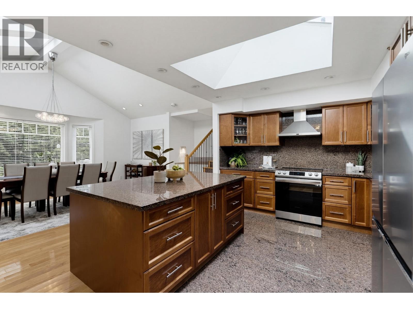 1941 Arborlynn Drive, North Vancouver, British Columbia  V7J 2V7 - Photo 11 - R3164806