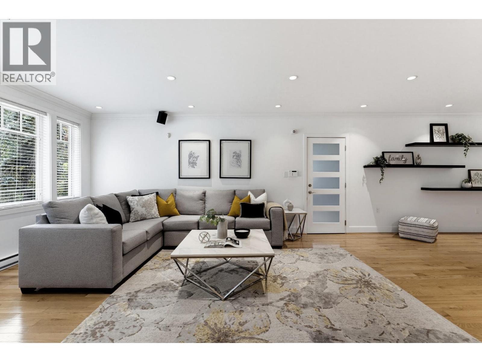 1941 Arborlynn Drive, North Vancouver, British Columbia  V7J 2V7 - Photo 5 - R3164806