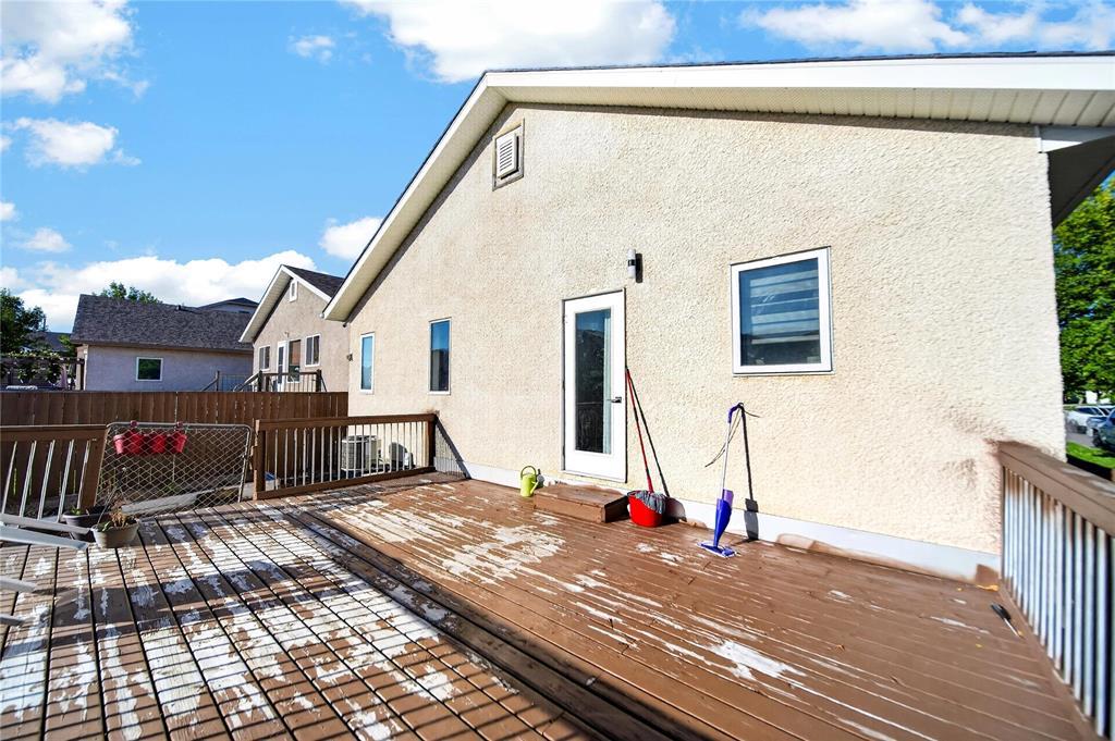 85 Ben Hewak Bay, Winnipeg, Manitoba  R2V 4W6 - Photo 29 - 202623152