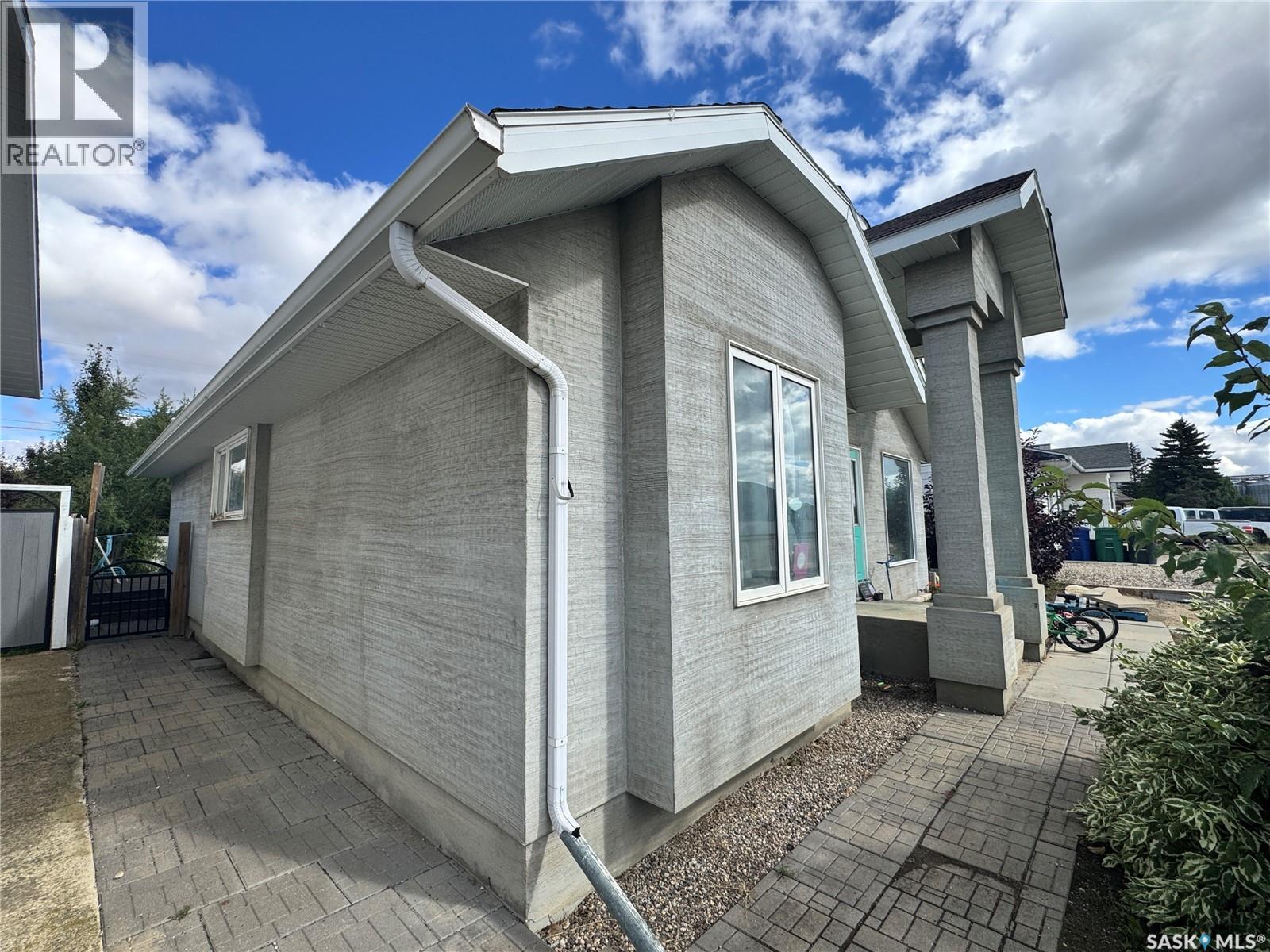 405 2nd Avenue E, Biggar, Saskatchewan  S0K 0M0 - Photo 33 - SK048676