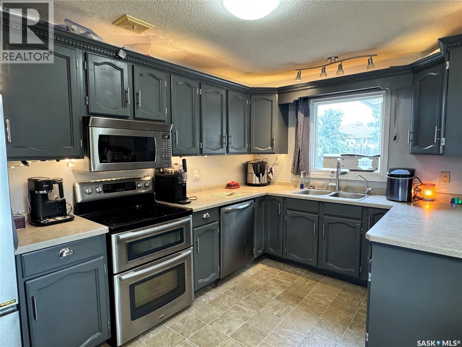 405 2nd Avenue E, Biggar, Saskatchewan  S0K 0M0 - Photo 7 - SK048676