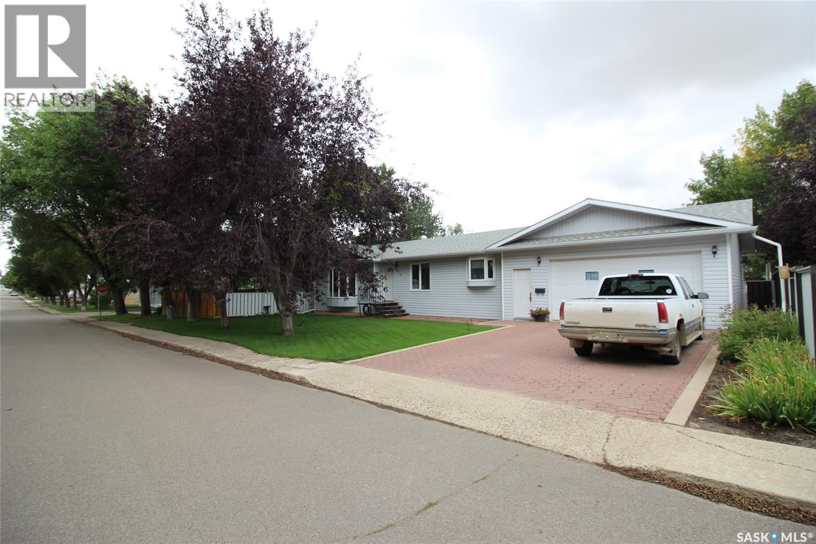613 4th STREET W, shaunavon, Saskatchewan