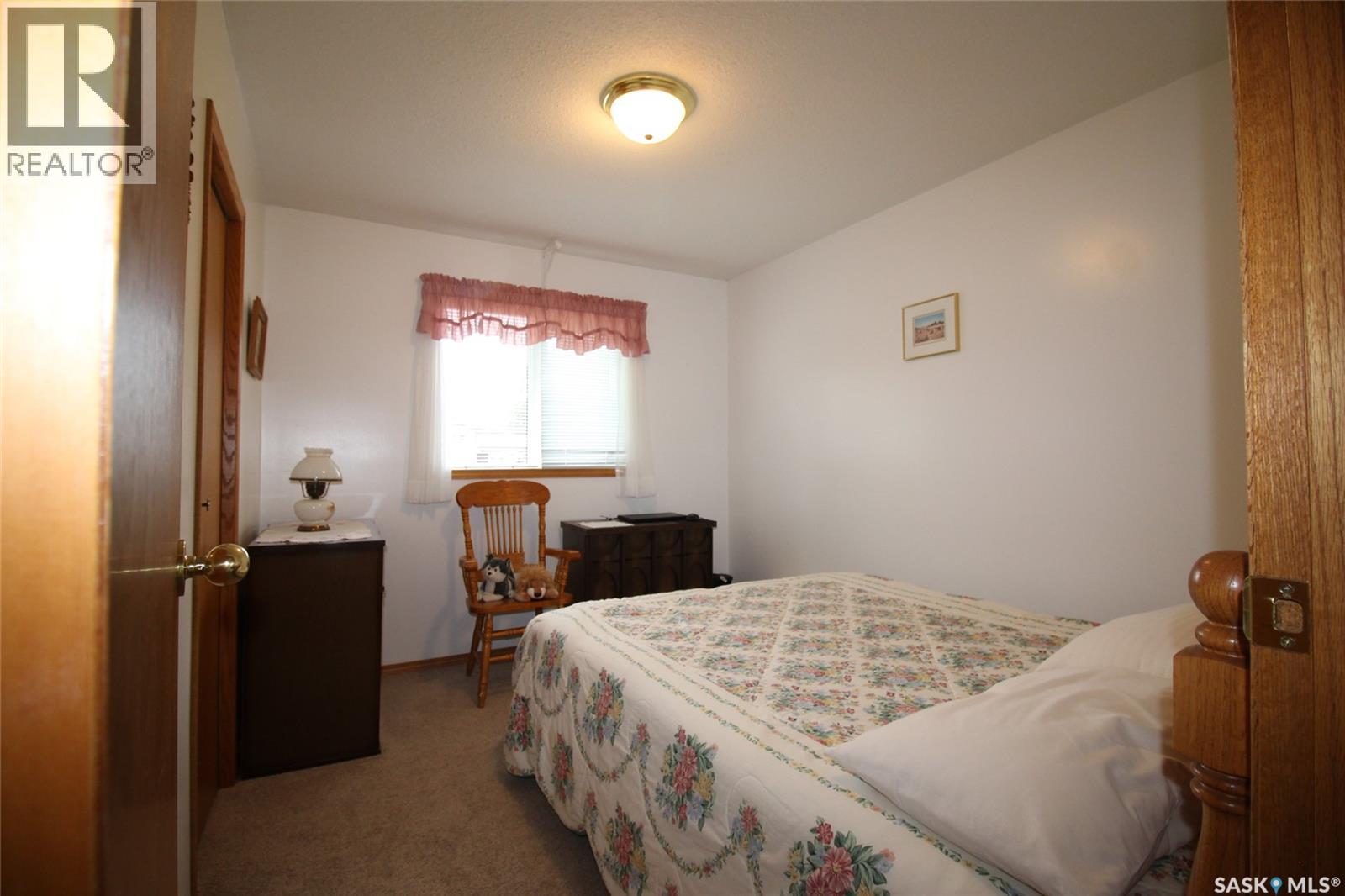 613 4th Street W, Shaunavon, Saskatchewan  S0N 2M0 - Photo 11 - SK048673