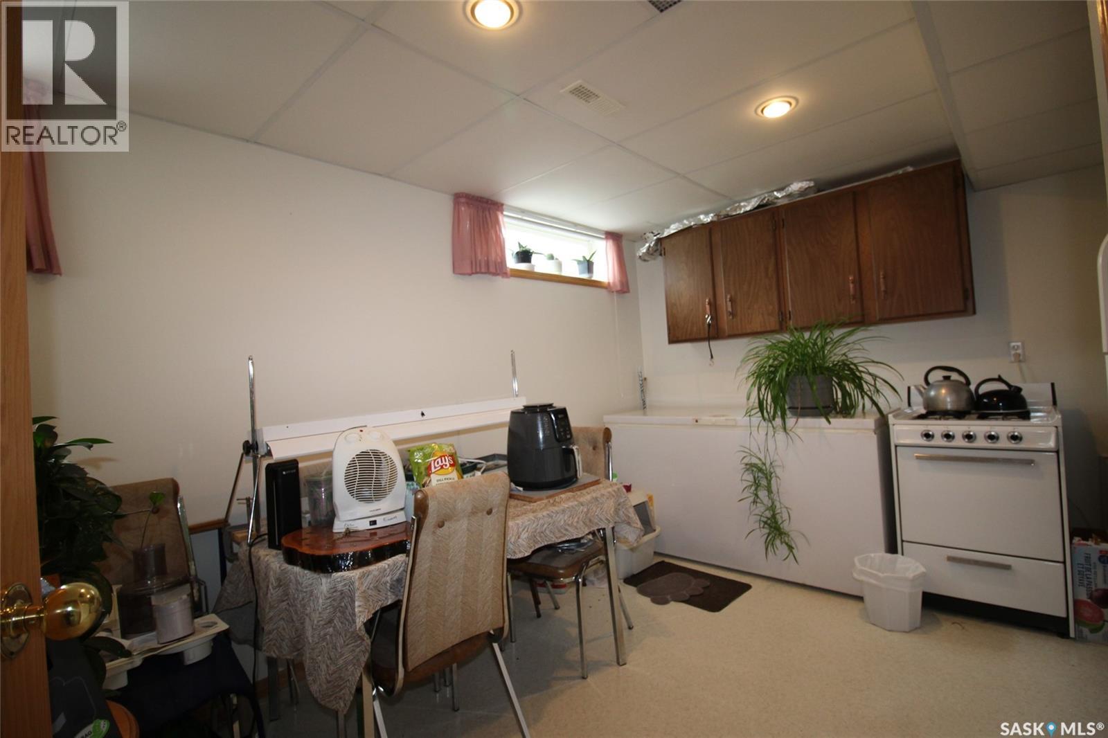 613 4th Street W, Shaunavon, Saskatchewan  S0N 2M0 - Photo 21 - SK048673