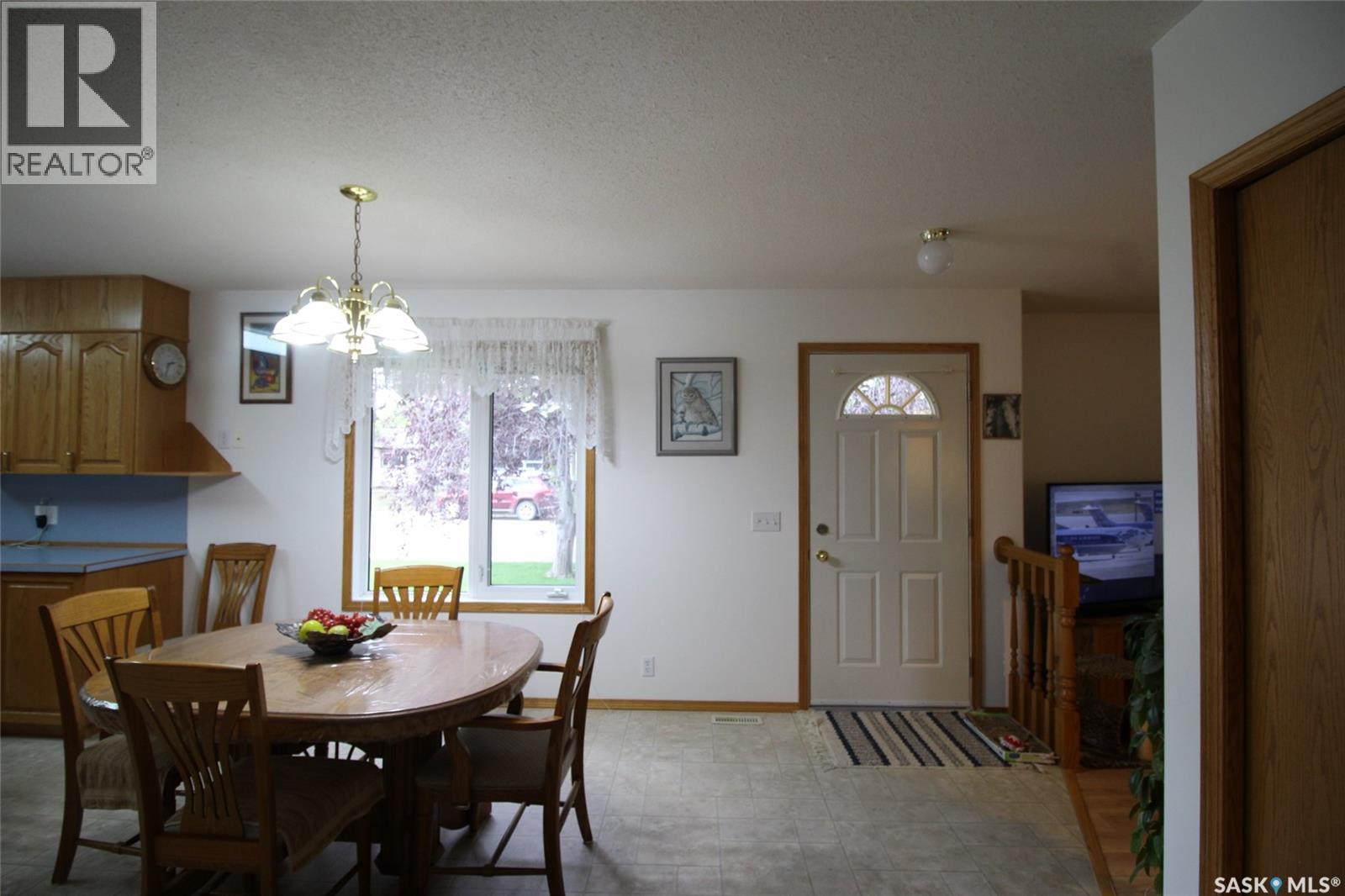 613 4th Street W, Shaunavon, Saskatchewan  S0N 2M0 - Photo 5 - SK048673
