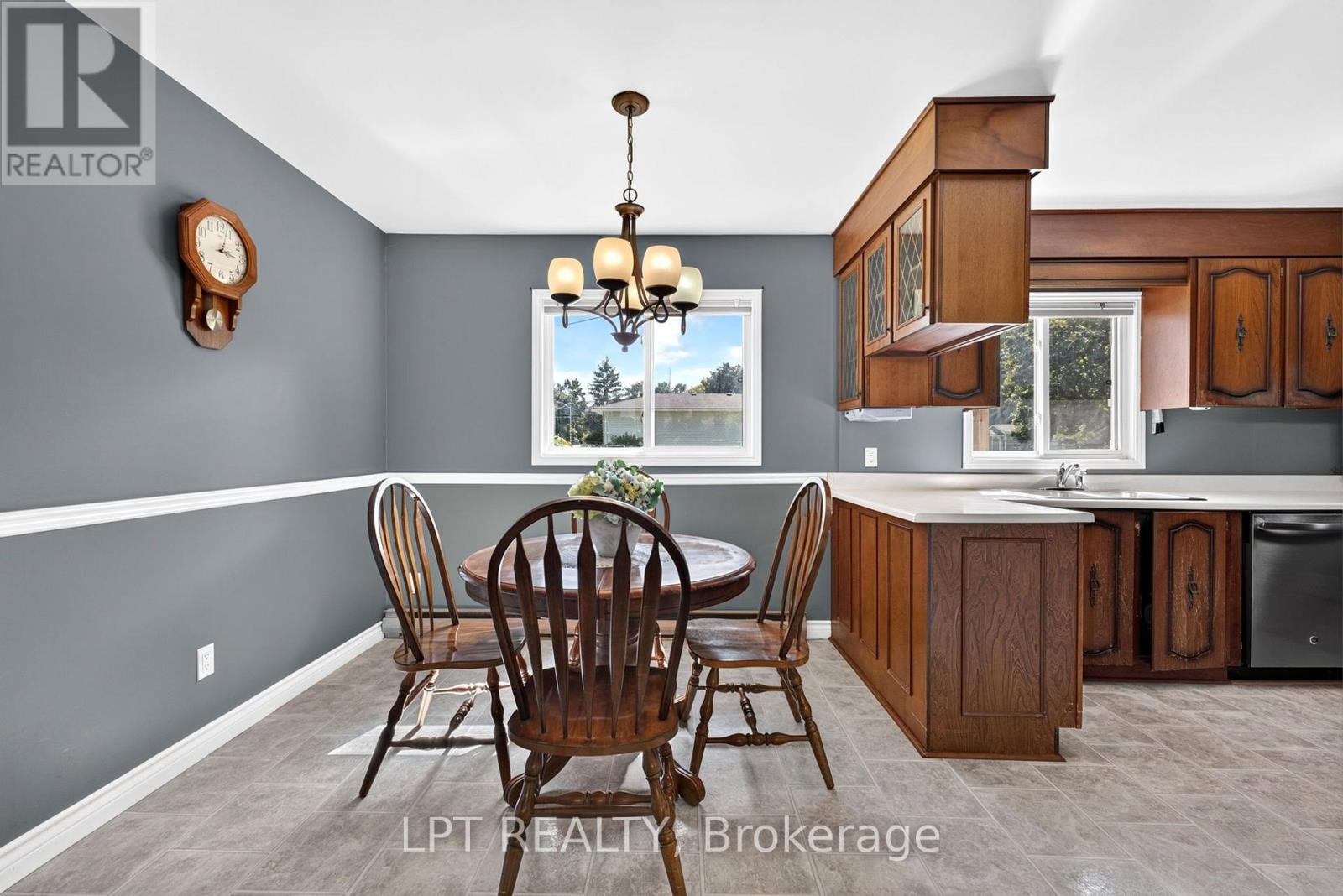 263 Richmond Street, North Middlesex, Ontario  N0M 2K0 - Photo 11 - X13794060