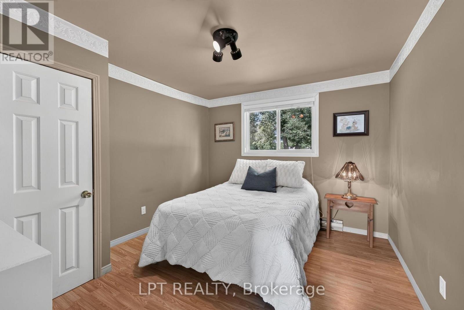 263 Richmond Street, North Middlesex, Ontario  N0M 2K0 - Photo 19 - X13794060