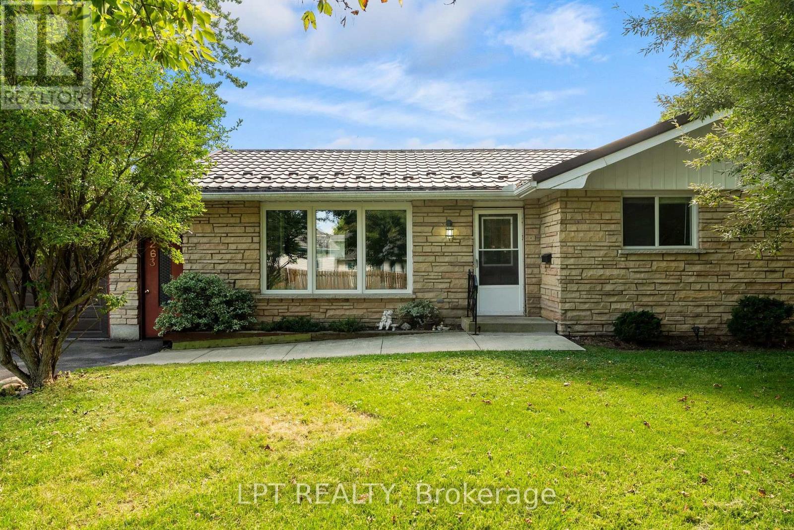 263 Richmond Street, North Middlesex, Ontario  N0M 2K0 - Photo 2 - X13794060