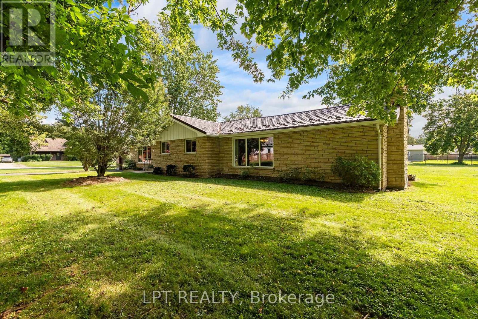 263 Richmond Street, North Middlesex, Ontario  N0M 2K0 - Photo 30 - X13794060