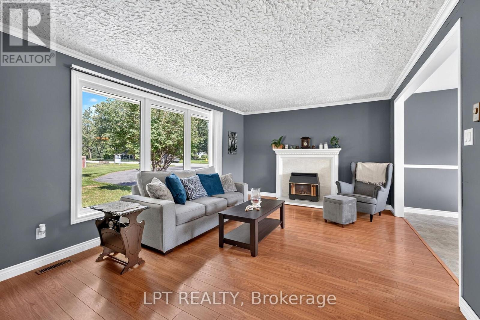 263 Richmond Street, North Middlesex, Ontario  N0M 2K0 - Photo 8 - X13794060
