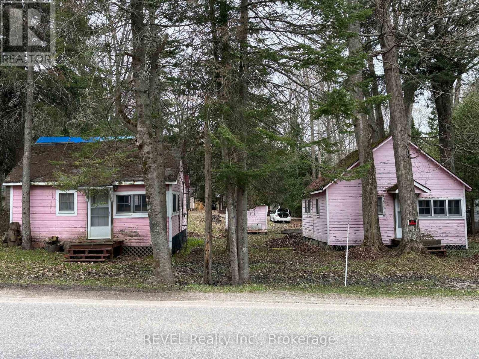 301 Concession 11 Road W, Tiny, Ontario  L0L 2J0 - Photo 2 - S13794088