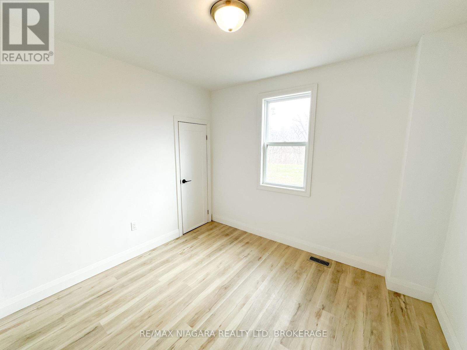 Upper - 233 Pelham Road, St. Catharines, Ontario  L2S 1W8 - Photo 17 - X13794124