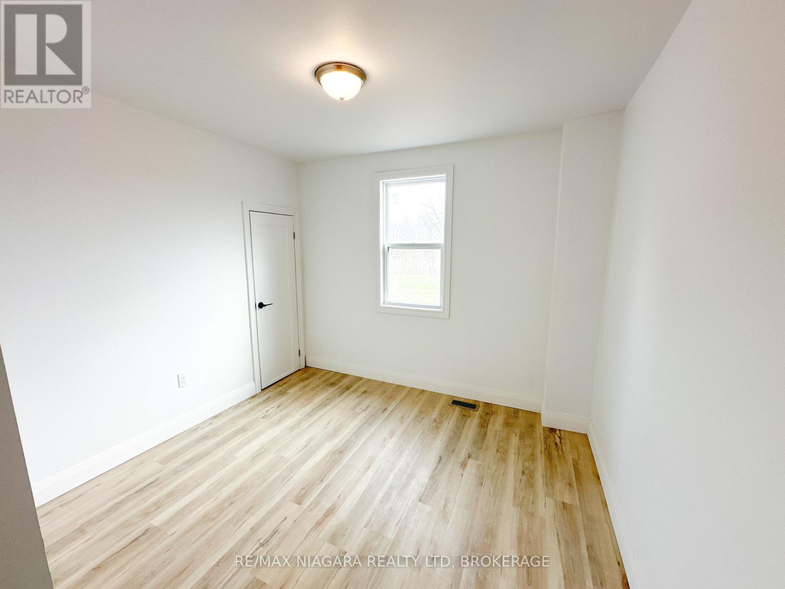 Upper - 233 Pelham Road, St. Catharines, Ontario  L2S 1W8 - Photo 18 - X13794124