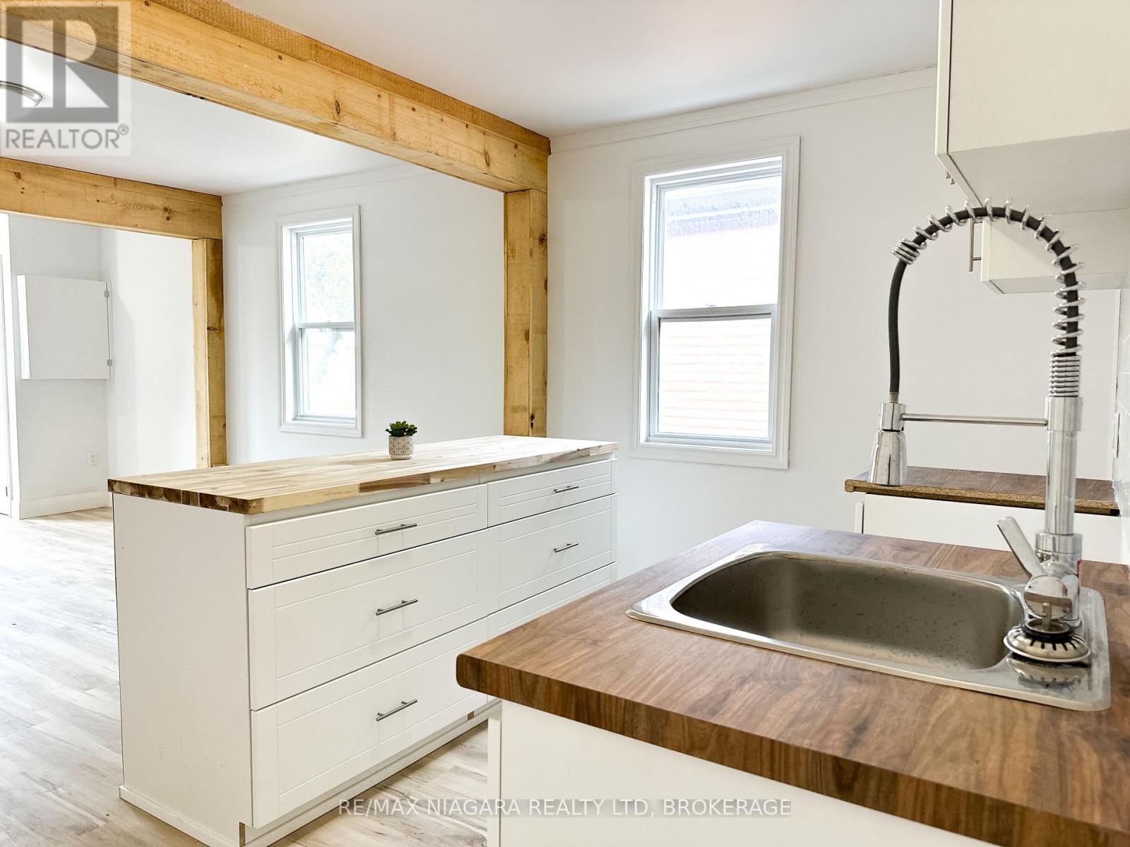 Upper - 233 Pelham Road, St. Catharines, Ontario  L2S 1W8 - Photo 8 - X13794124
