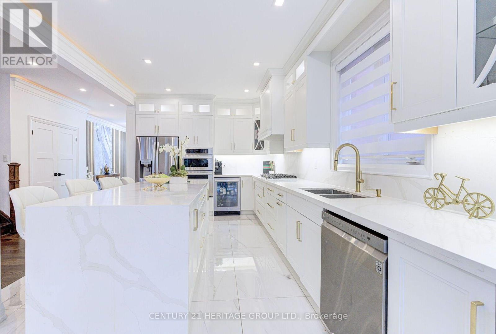 22 Grand Oak Drive, Richmond Hill, Ontario  L4E 3Z9 - Photo 13 - N13788418