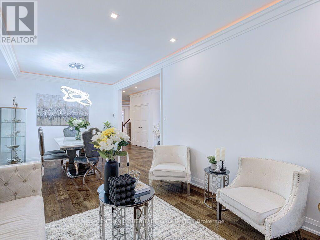 22 Grand Oak Drive, Richmond Hill, Ontario  L4E 3Z9 - Photo 9 - N13788418