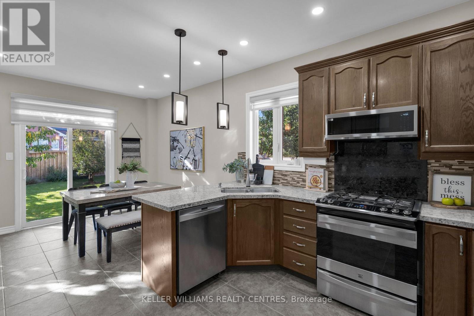 74 Weir Street, Bradford West Gwillimbury, Ontario  L3Z 0K6 - Photo 17 - N13791252