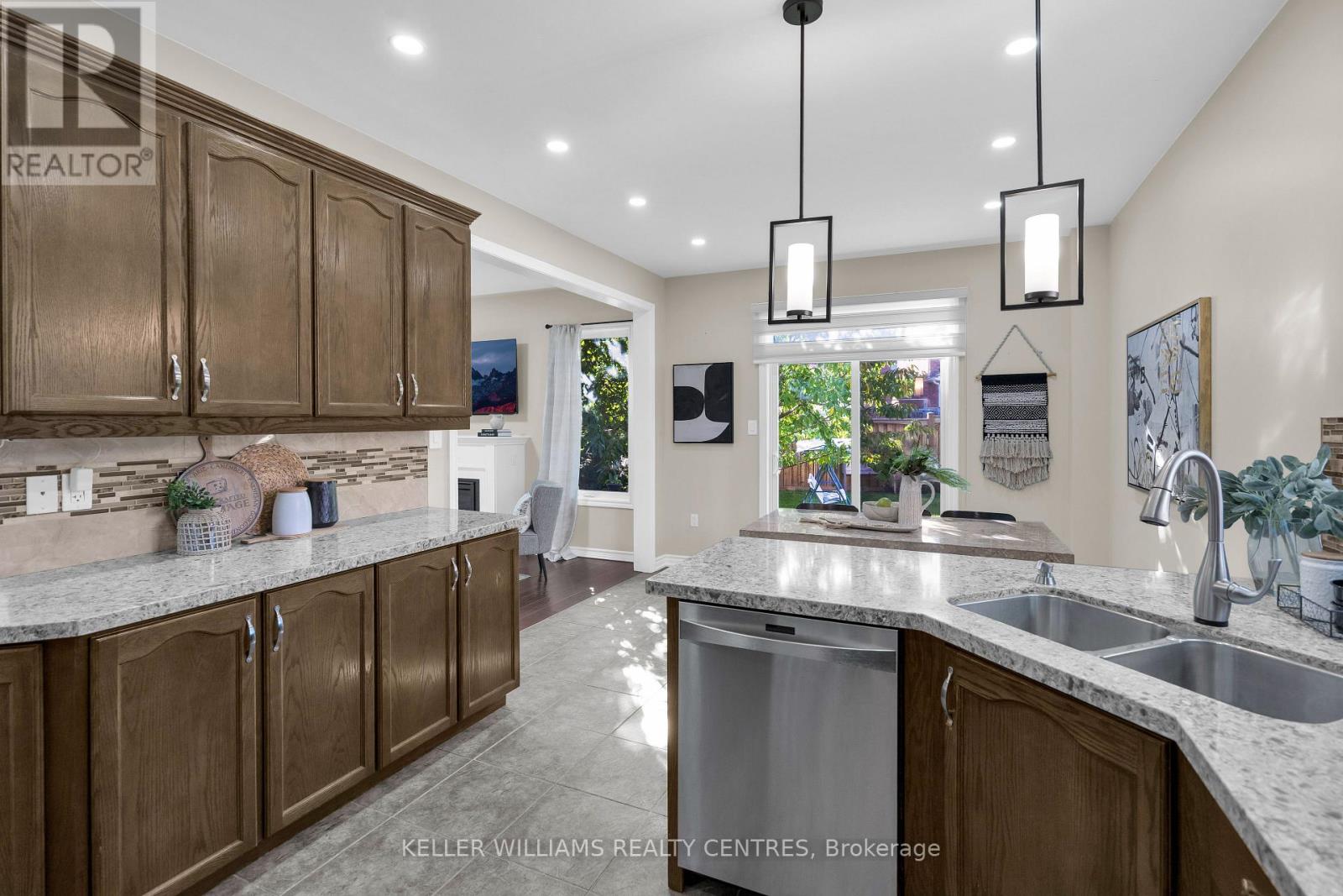 74 Weir Street, Bradford West Gwillimbury, Ontario  L3Z 0K6 - Photo 18 - N13791252