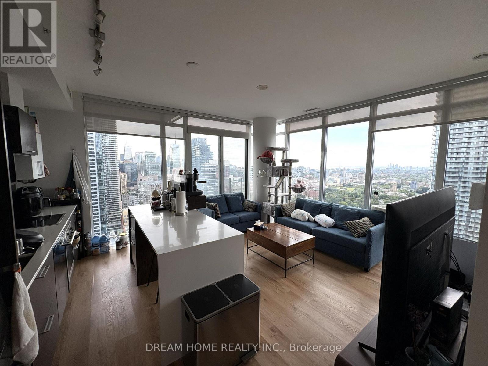3204 - 75 St Nicholas Street, Toronto, Ontario  M4Y 0A5 - Photo 4 - C13794100