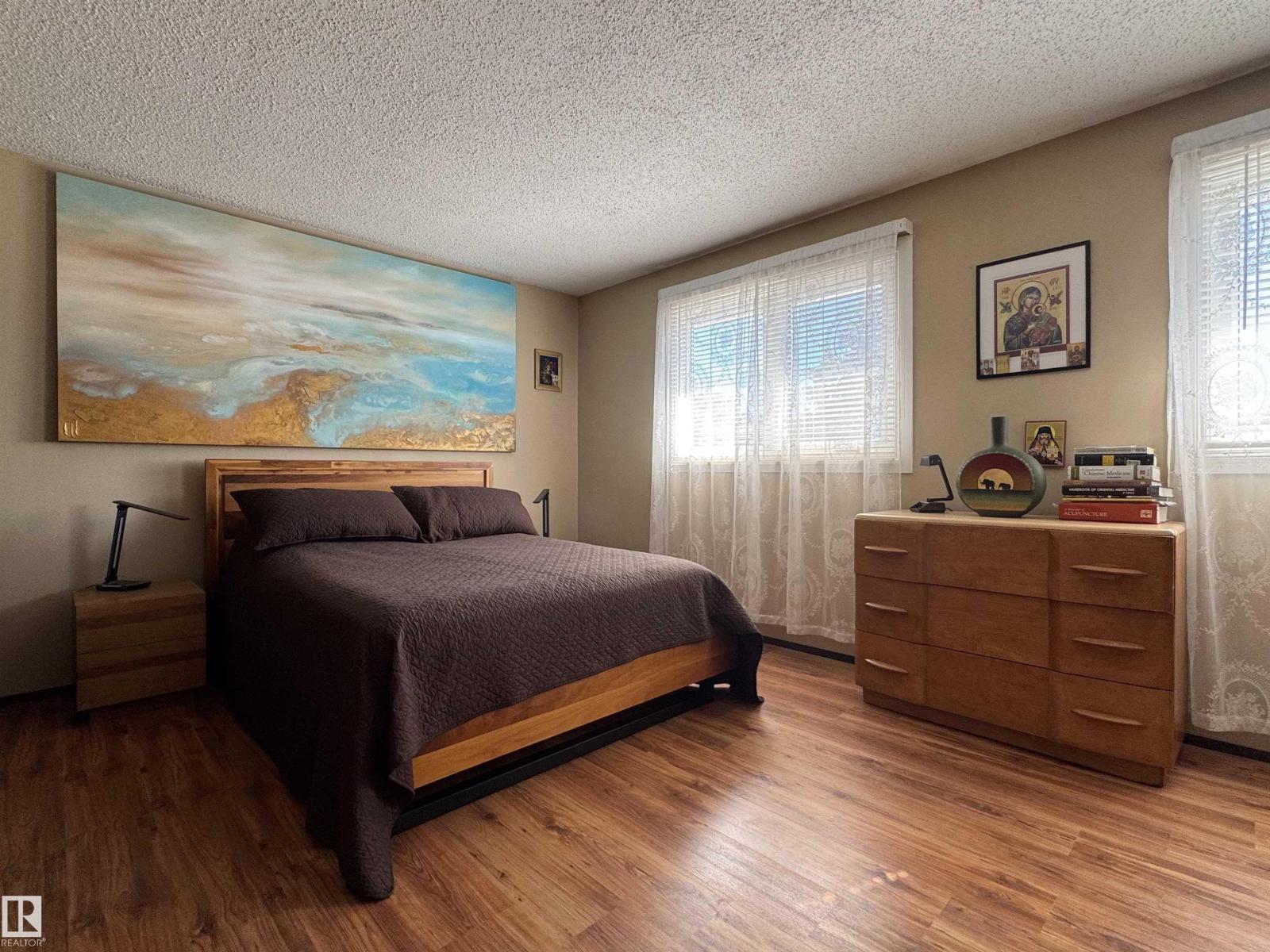 12137 50 ST NW photo 23