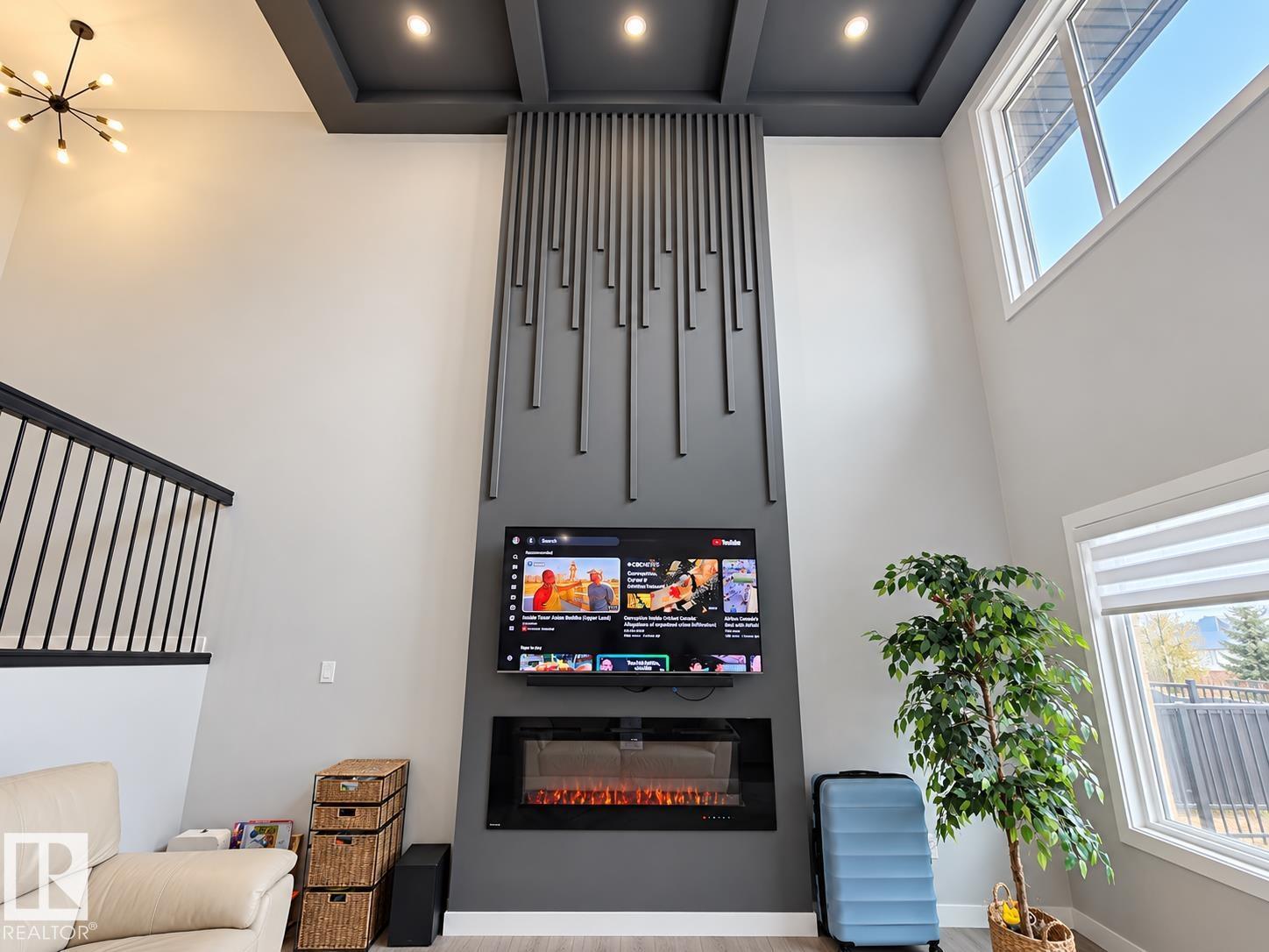 #Main floor 1565 ESAIW PL NW