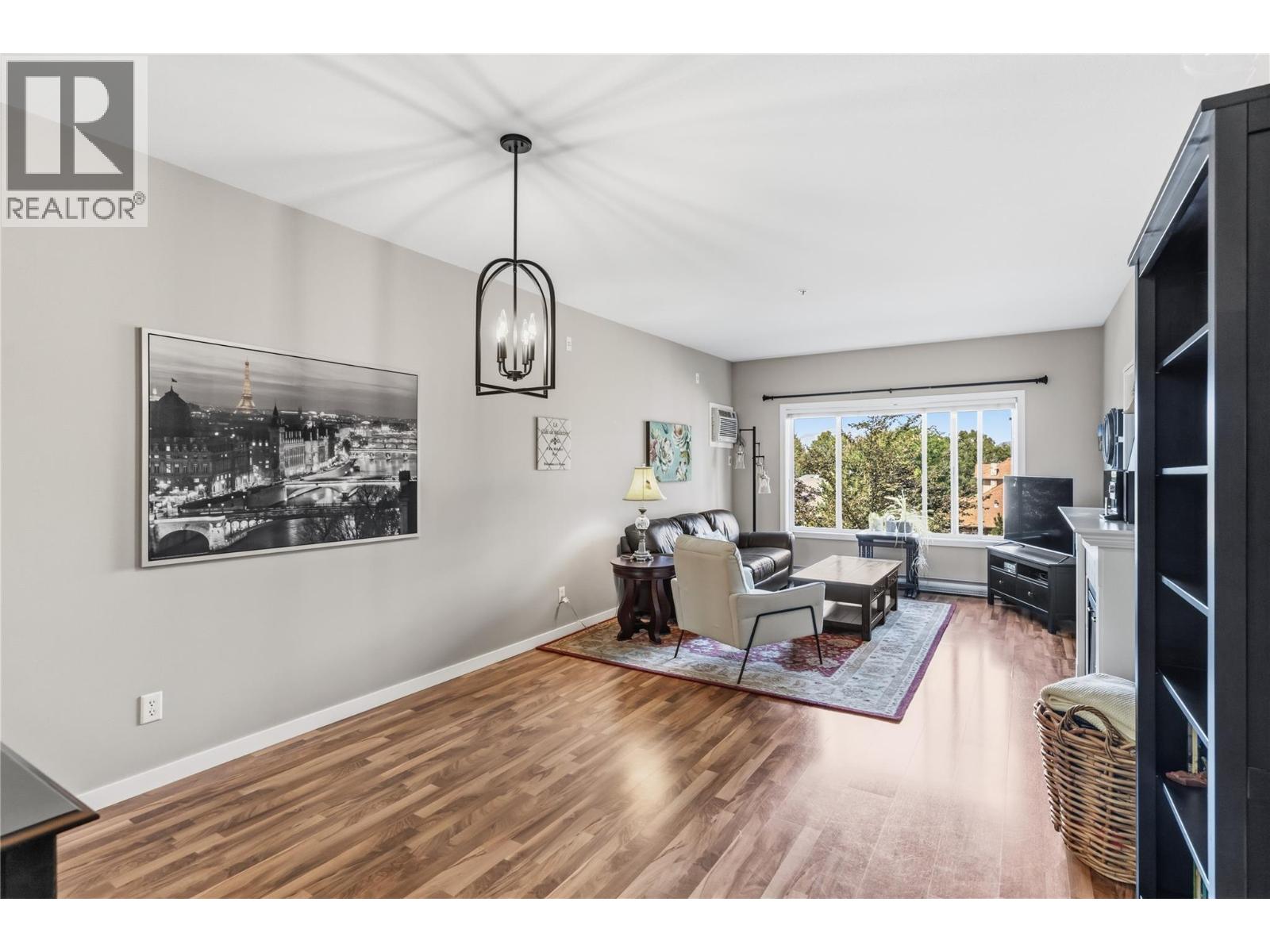 688 Lequime Road Unit# 301, Kelowna, British Columbia