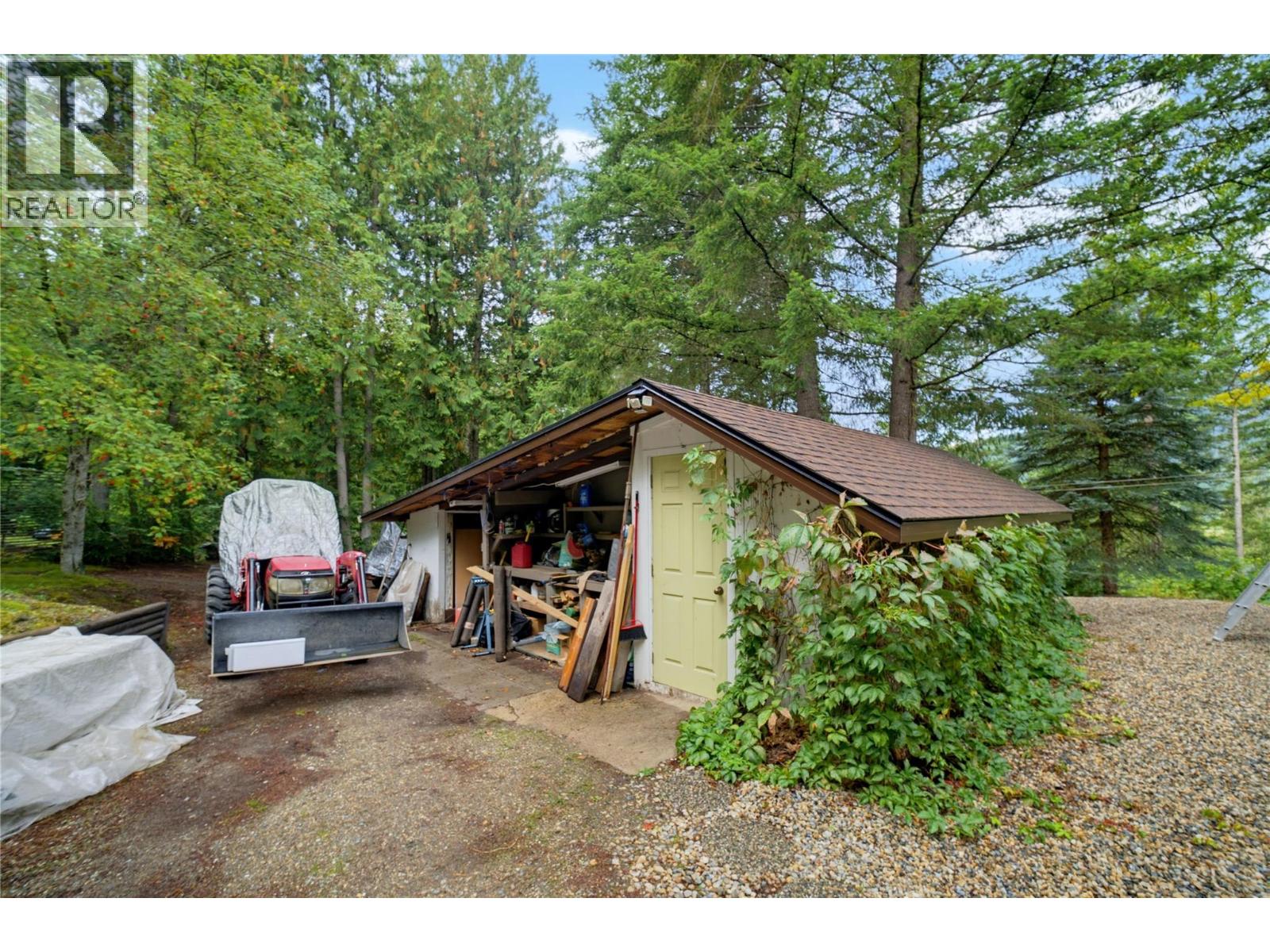 7787 97a Highway, Mara, British Columbia  V0E 2K0 - Photo 45 - 10400969