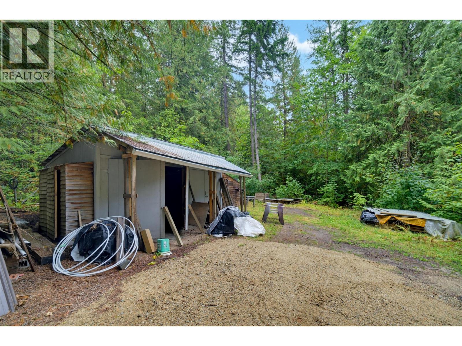 7787 97a Highway, Mara, British Columbia  V0E 2K0 - Photo 21 - 10400969