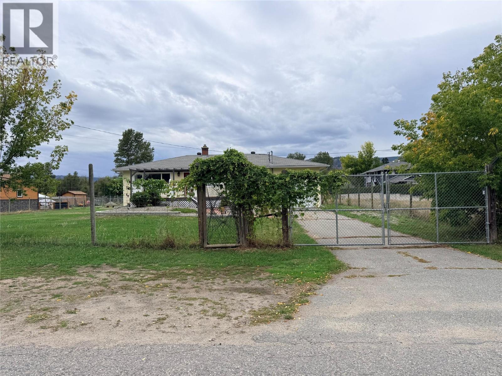 6327 12th Street, Grand Forks, British Columbia  V0H 1H0 - Photo 2 - 10400981