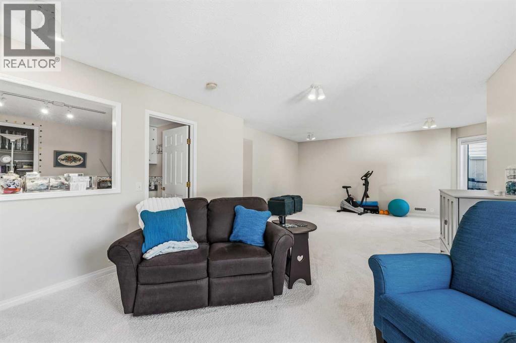 144 Shawbrooke Manor SW photo 38