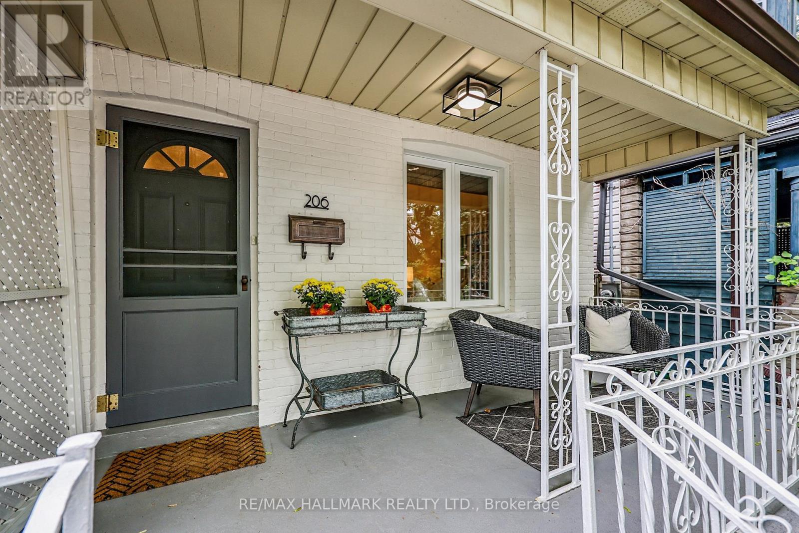 206 Yarmouth Road, Toronto, Ontario  M6G 1X4 - Photo 21 - W13794068