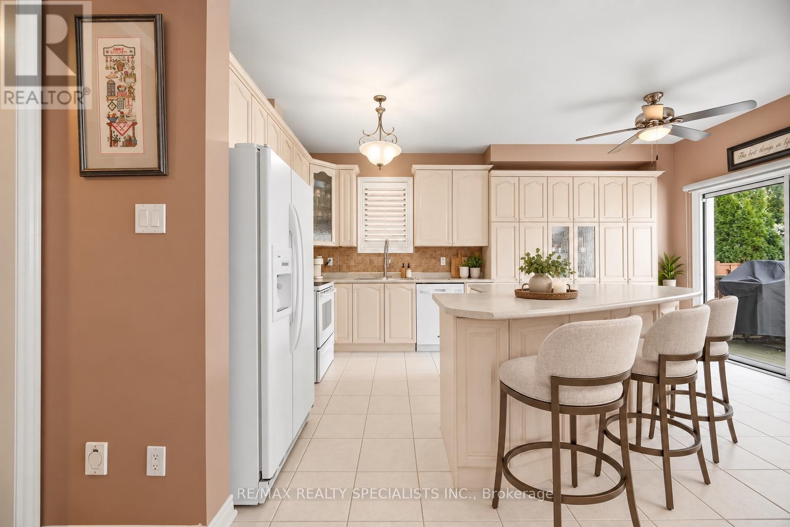 187 Cooke Crescent, Milton (De Dempsey), Ontario  L9T 6E4 - Photo 7 - W13794070