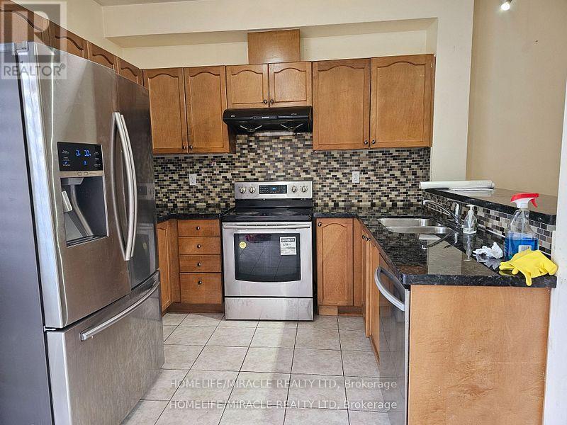 115 Nathaniel Crescent, Brampton, Ontario  L6Y 5M3 - Photo 2 - W13794128