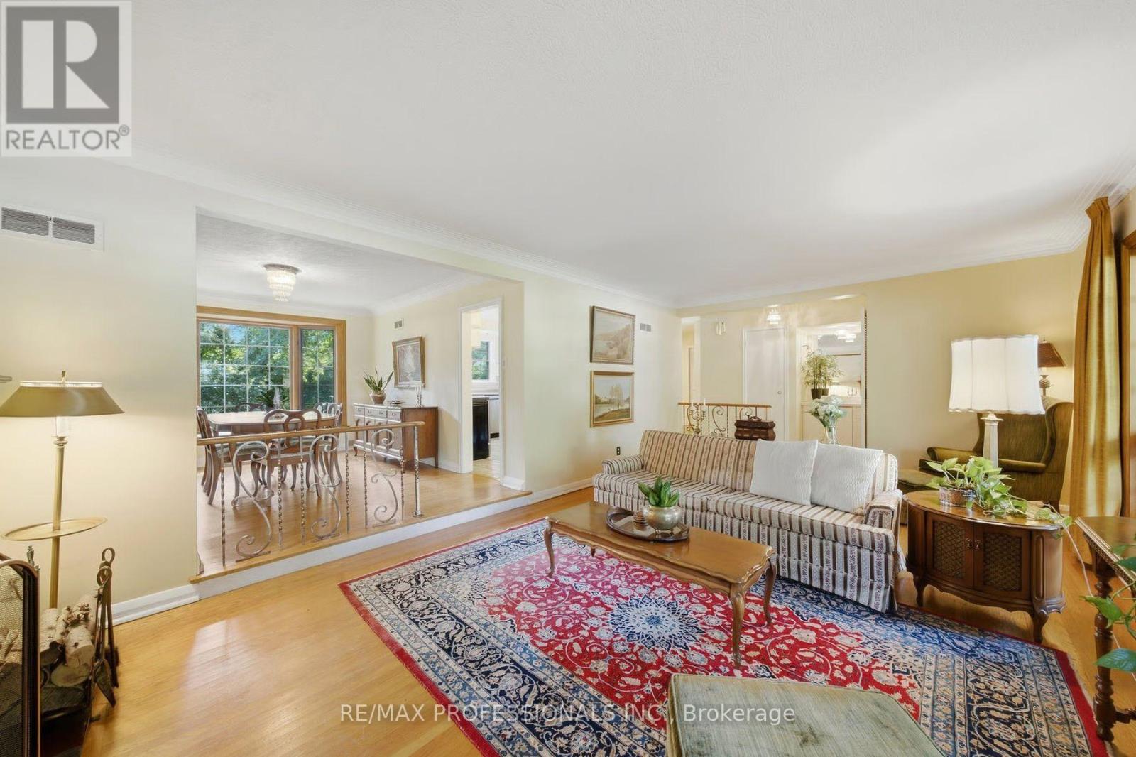 15 Hartfield Court, Toronto, Ontario  M9A 3E4 - Photo 11 - W13794140