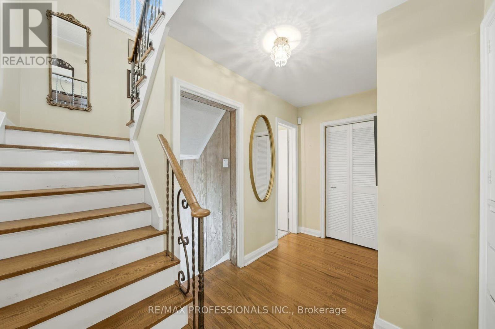 15 Hartfield Court, Toronto, Ontario  M9A 3E4 - Photo 19 - W13794140