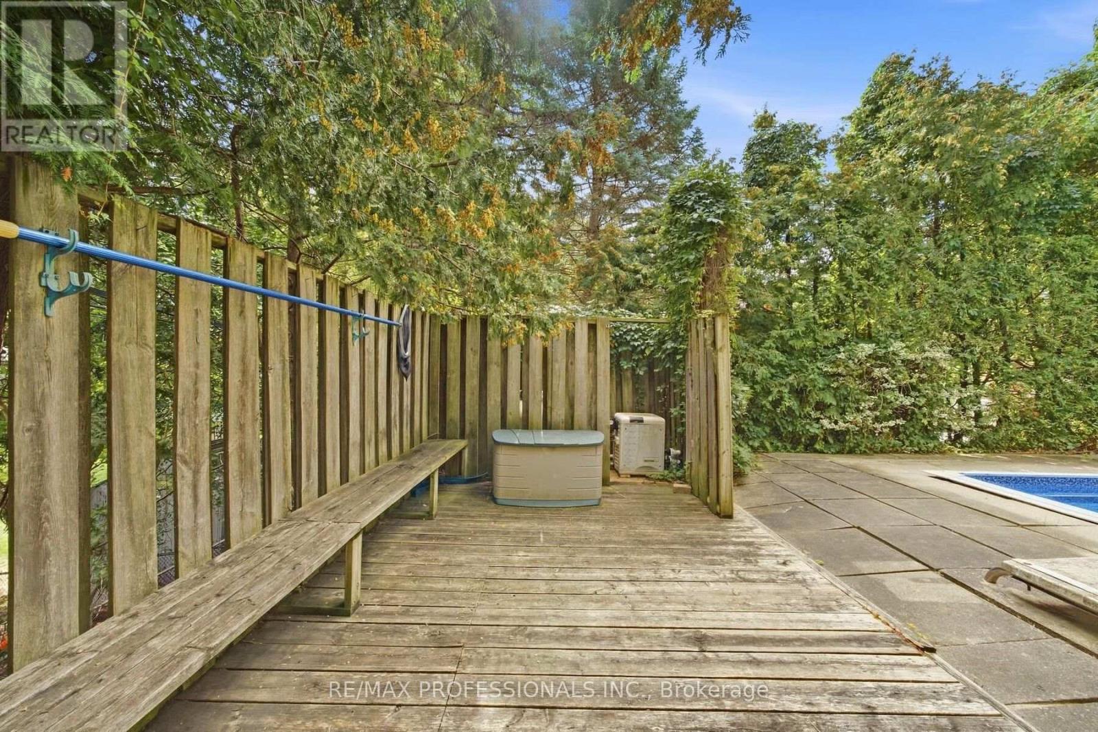 15 Hartfield Court, Toronto, Ontario  M9A 3E4 - Photo 43 - W13794140