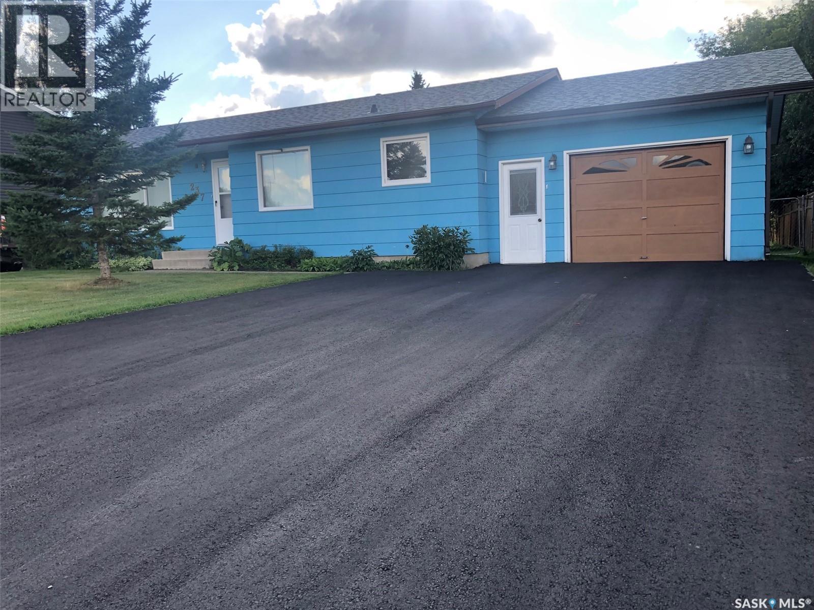 237 Fourth Street Ne, Preeceville, Saskatchewan  S0A 3B0 - Photo 1 - SK048687