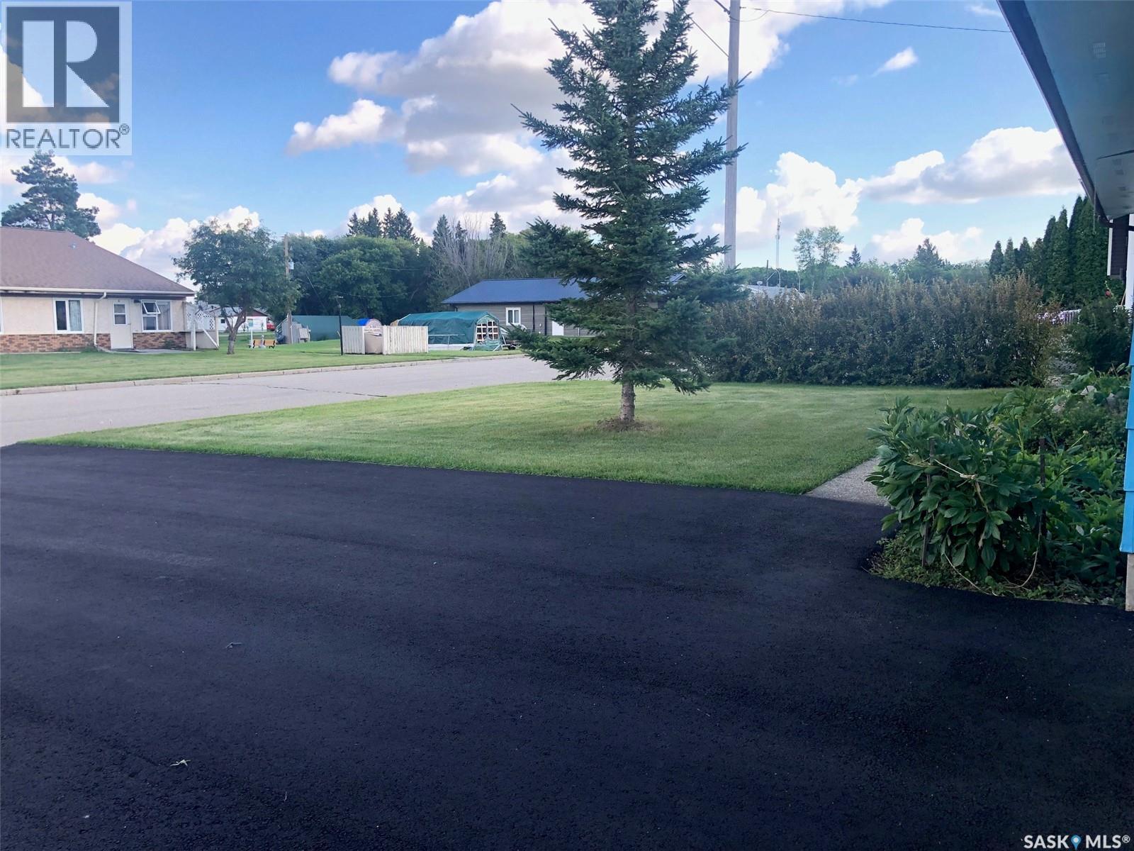 237 Fourth Street Ne, Preeceville, Saskatchewan  S0A 3B0 - Photo 2 - SK048687
