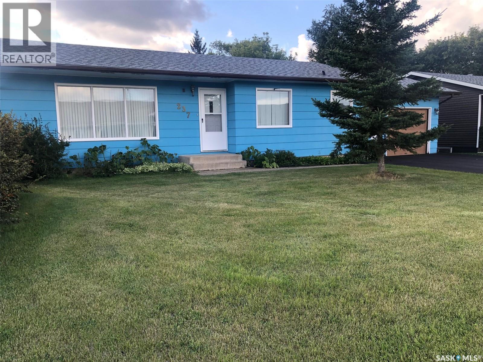 237 Fourth Street Ne, Preeceville, Saskatchewan  S0A 3B0 - Photo 6 - SK048687