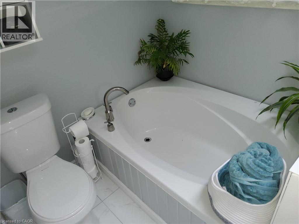256 Southcote Road, Hamilton, Ontario  L9G 2W1 - Photo 14 - 40864184