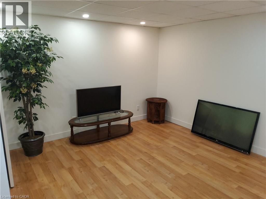 256 Southcote Road, Hamilton, Ontario  L9G 2W1 - Photo 17 - 40864184