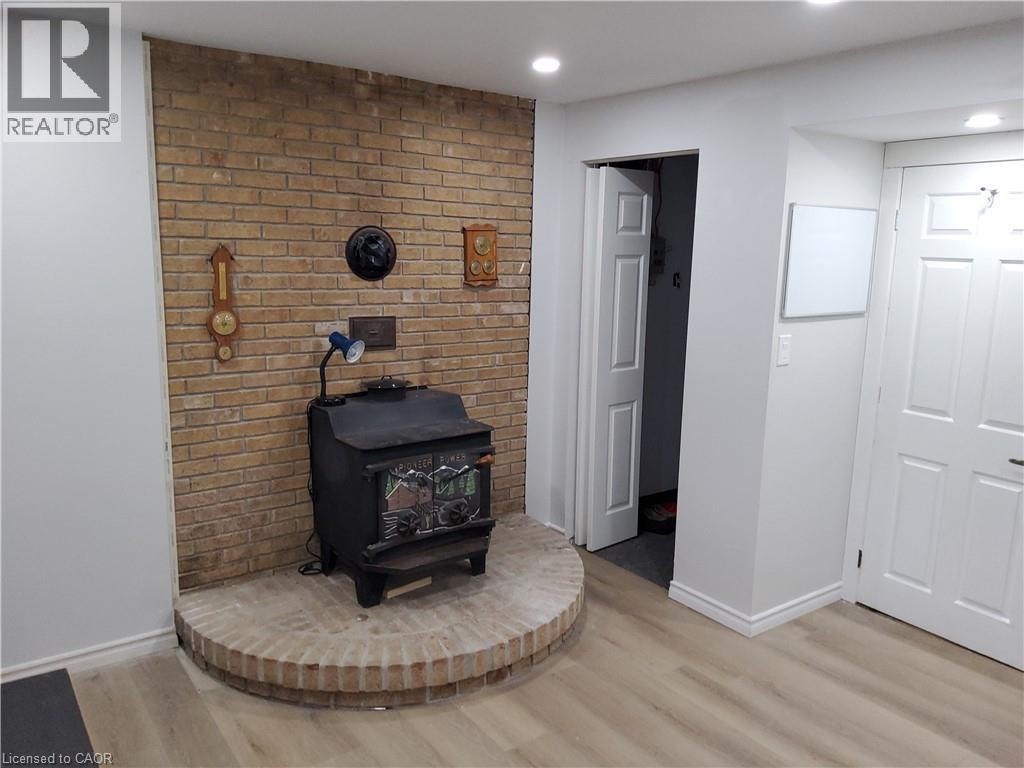 256 Southcote Road, Hamilton, Ontario  L9G 2W1 - Photo 19 - 40864184