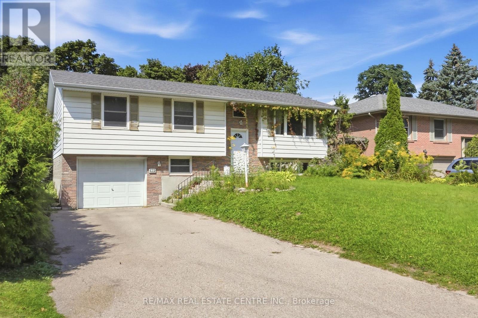 122 Greenbrier Drive, Waterloo, Ontario  N2L 4B5 - Photo 2 - X13794102