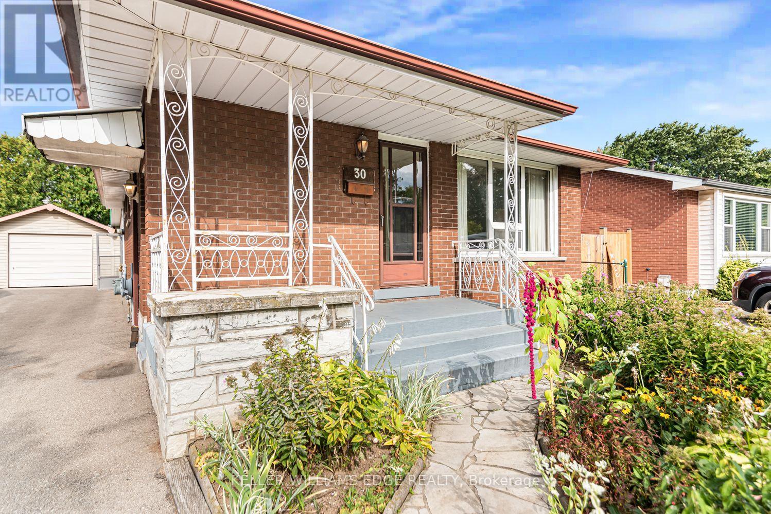 30 GOLDFINCH ROAD, Hamilton, Ontario