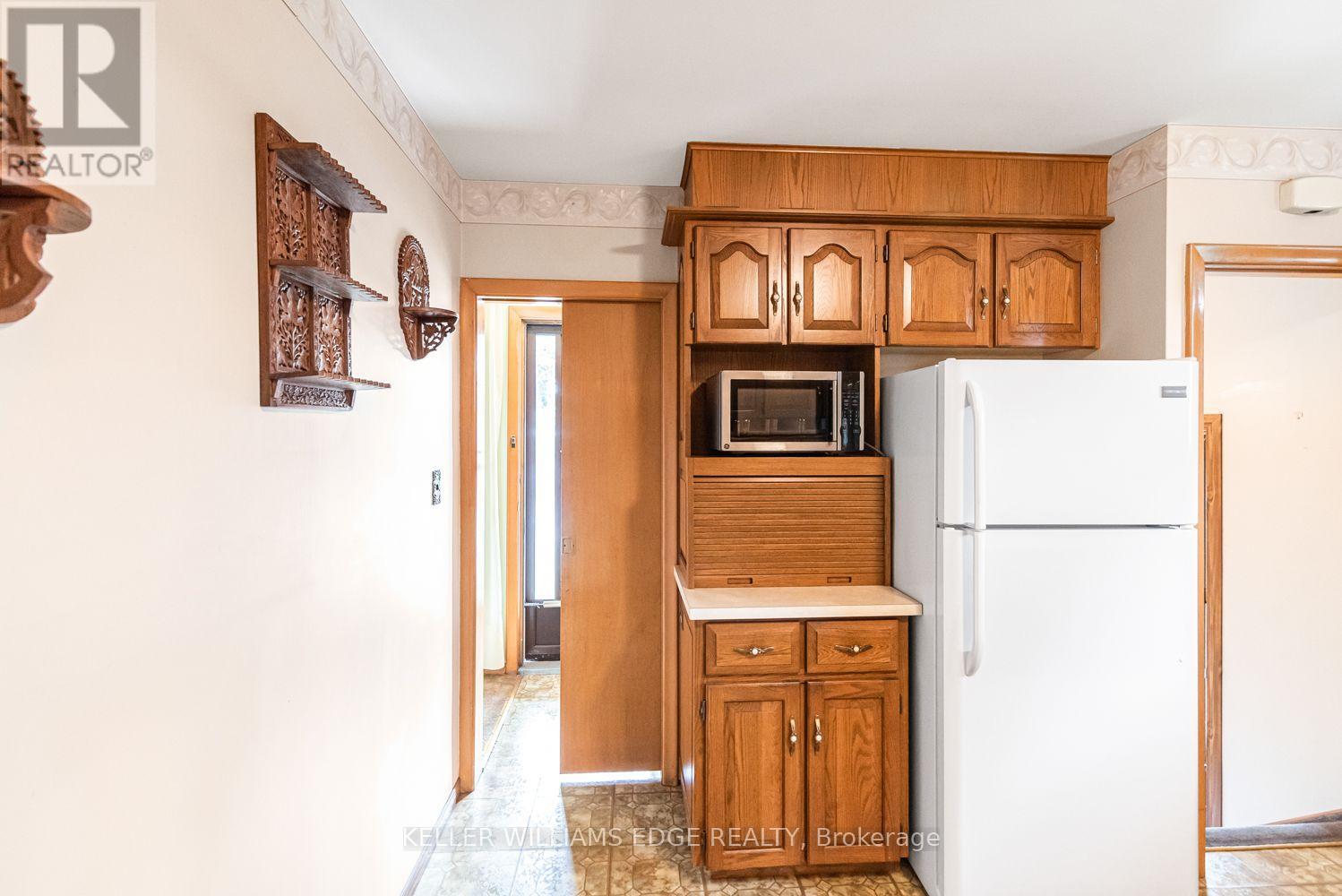 30 Goldfinch Road, Hamilton, Ontario  L9A 3W7 - Photo 12 - X13794162
